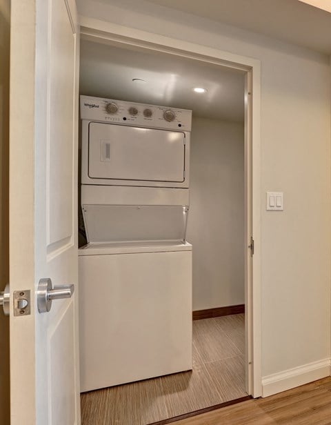 Floor plan for 1 bed, 1 bath, 744 sqft