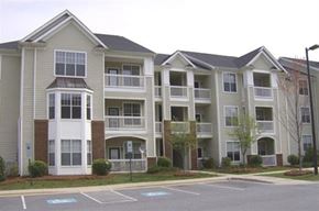 Hickory apartment for rent - an apartment building on the side of a street