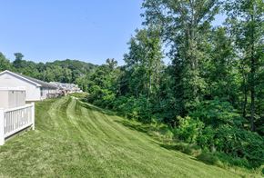 Mcconnellsville apartment for rent - Green space