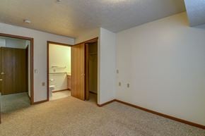 Wheeling apartment for rent - Bedroom