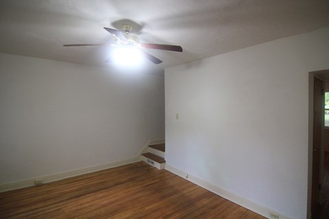 Floor plan for 2 beds, 1 bath, 1160 sqft