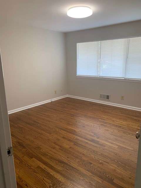 Floor plan for 2 beds, 2 baths, 948 sqft