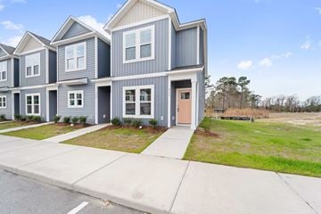 Hubert house for rent - 611 Jacks Crossing Drive