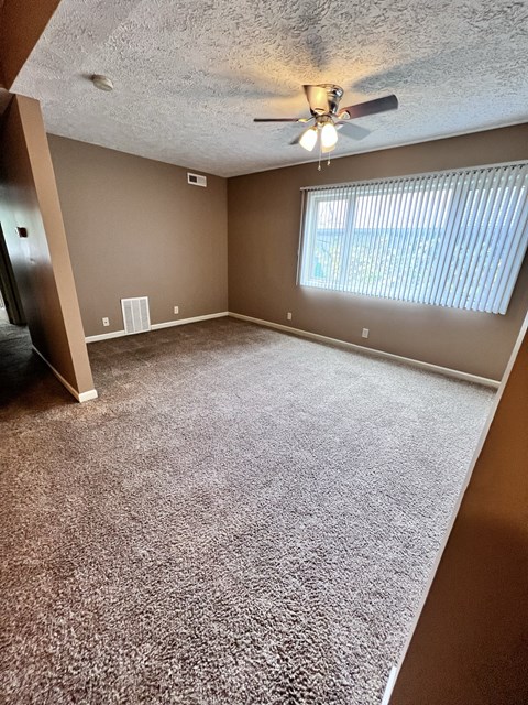 Floor plan for 2 beds, 1 bath, 708 sqft