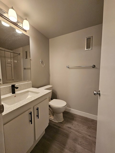 Floor plan for 1 bed, 1 bath, 666 sqft