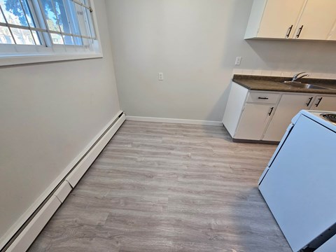 Floor plan for 1 bed, 1 bath, 594 sqft