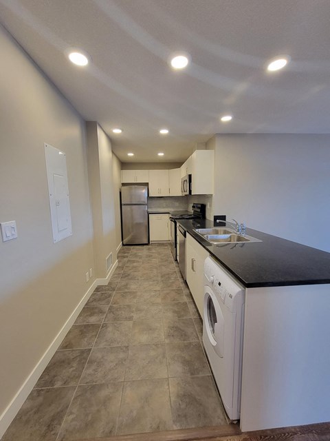 Floor plan for 2 beds, 1 bath, 725 sqft