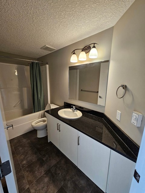 Floor plan for 1 bed, 1 bath, 580 sqft