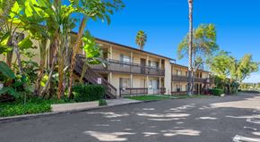 Fallbrook apartment for rent - the building where the motel is located is empty