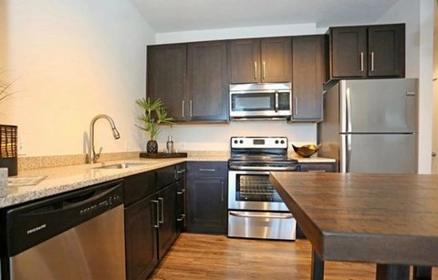 Floor plan for 1 bed, 1 bath, 672 sqft