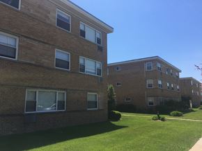 Skokie apartment for rent - 4909-21 Church Exterior