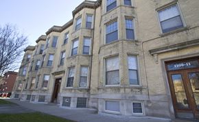 Chicago apartment for rent - the building where the hotel is located is shown