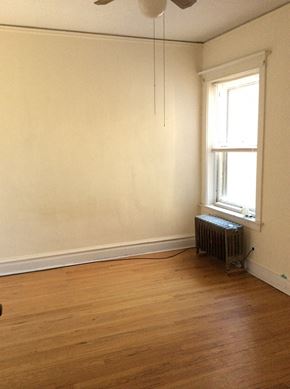Oak Park apartment for rent - 127-33 S Harvey Ave Bedroom