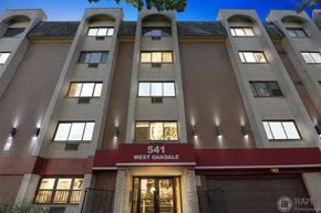 Chicago apartment for rent - the building in which the hotel is located