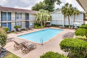 Lafayette apartment for rent - Whispering Oaks Pool