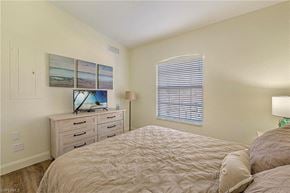 Bonita Springs house for rent - a bedroom with a bed and a dresser