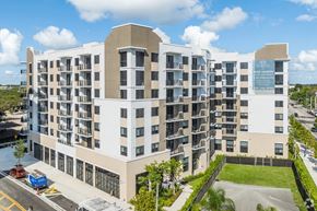 Miami apartment for rent - the building in which the hotel is located
