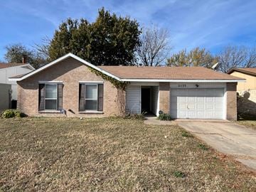 Grand Prairie house for rent - 2133 Quail Hollow