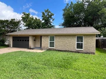Garland house for rent - 1009 Foxe Basin