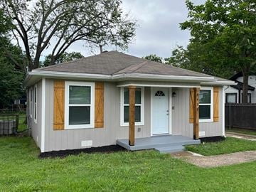 Dallas house for rent - 8438 Maddox