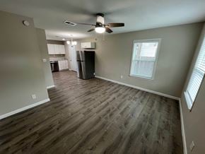 Dallas house for rent - 8438 Maddox