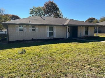 Desoto house for rent - 146 Bailey