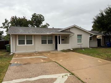 Carrollton house for rent - 1831 Moonbeam