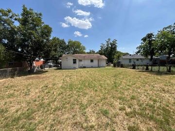 Garland house for rent - 2301 Proctor