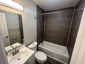 Garland house for rent - 2100 Camden
