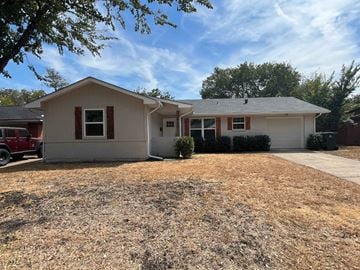 Garland house for rent - 3218 Maple