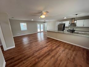 Garland house for rent - 3218 Maple