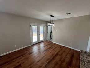 Garland house for rent - 3218 Maple