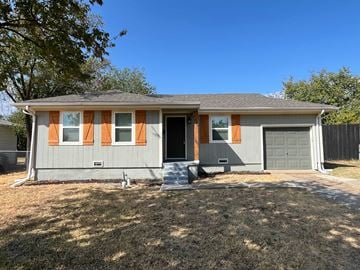 Grand Prairie house for rent - 427 NE 38th