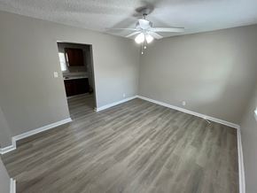 Grand Prairie house for rent - 427 NE 38th
