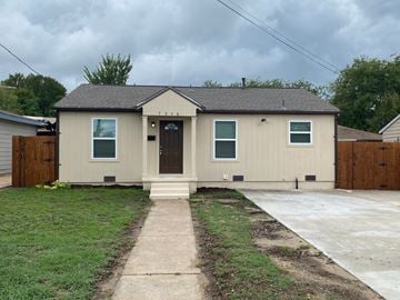 Dallas house for rent - 7046 Forney
