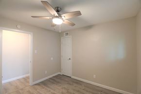 Dallas house for rent - 5827 Columbia