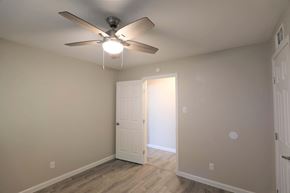 Dallas house for rent - 5827 Columbia