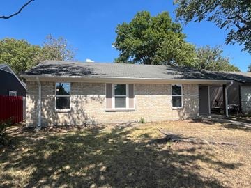 Dallas house for rent - 9615 Oak Gate