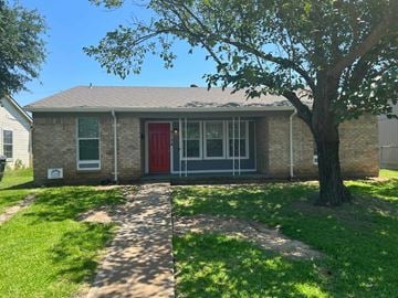 Dallas house for rent - 9724 Faircloud