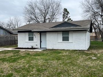 Dallas house for rent - 6415 Godfrey Avenue
