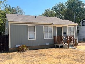 Dallas house for rent - 6814 Lockheed