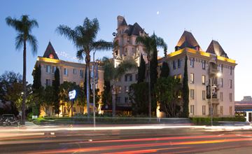 Los Angeles apartment for rent - the building in which the hotel is located