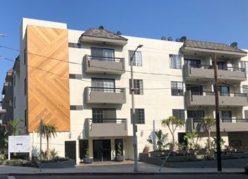 Los Angeles apartment for rent - the building in which the hotel is located