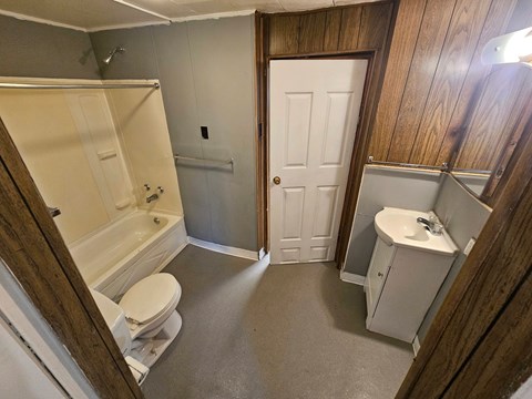Floor plan for 2 beds, 1 bath, 946 sqft