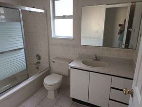 Vancouver apartment for rent - S2508: Ground Floor-1646 Frances Street, Vancouver