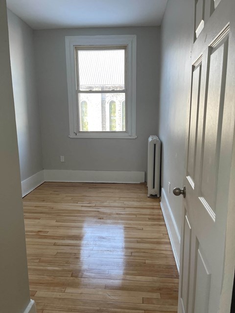 Floor plan for 2 beds, 1 bath, 740 sqft