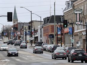 Smiths Falls apartment for rent - a busy city street with cars and traffic lights