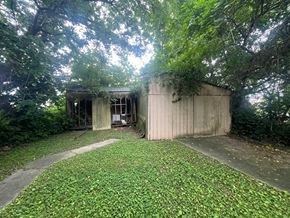 New Albany house for rent - a shed in the backyard of a house