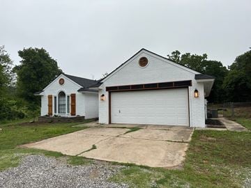 Choctaw house for rent - 2801 North Hiwassee Road