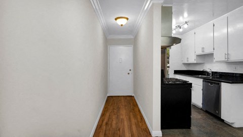 Floor plan for 2 beds, 1 bath, 875 sqft
